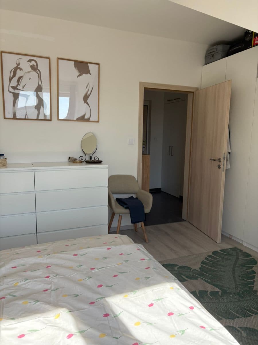 1 bedroom with open-plan kitchen flat to rent, 52 m², Na Výšině, Říčany, Středočeský Region 1 bedroom with open-plan kitchen flat to rent, 52 m², Na Výšině, Říčany, Středočeský Region