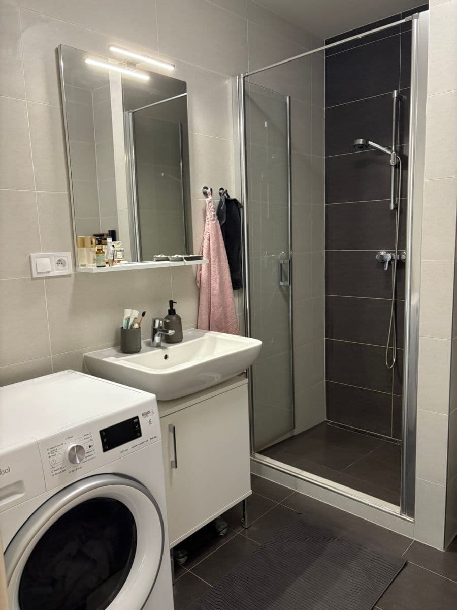 1 bedroom with open-plan kitchen flat to rent, 52 m², Na Výšině, Říčany, Středočeský Region 1 bedroom with open-plan kitchen flat to rent, 52 m², Na Výšině, Říčany, Středočeský Region