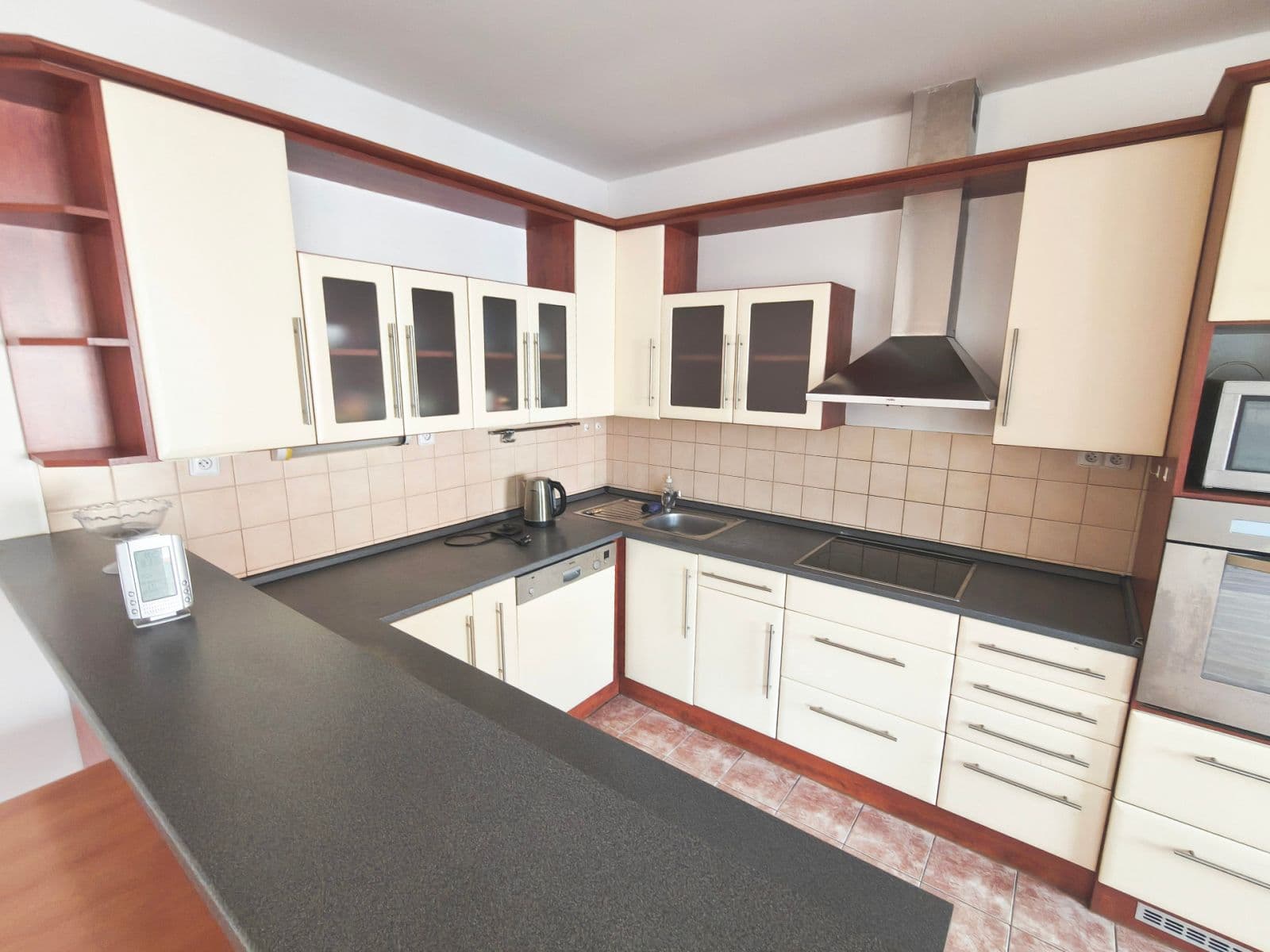 2 bedroom with open-plan kitchen flat for sale, 86 m², Kaštanová, Milovice, Středočeský Region 2 bedroom with open-plan kitchen flat for sale, 86 m², Kaštanová, Milovice, Středočeský Region