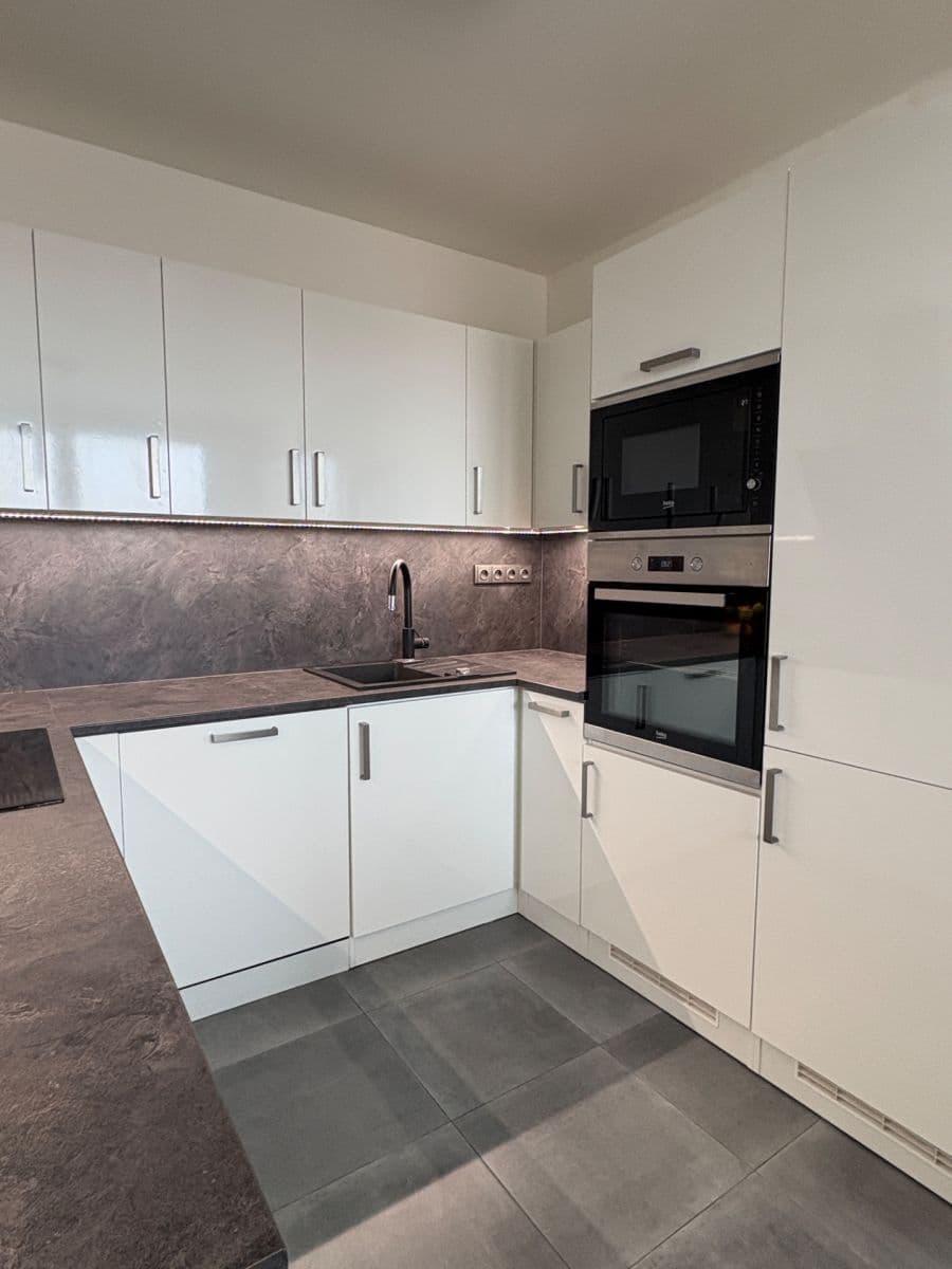 3 bedroom flat to rent, 73 m², Lovosická, Prague, Prague 3 bedroom flat to rent, 73 m², Lovosická, Prague, Prague