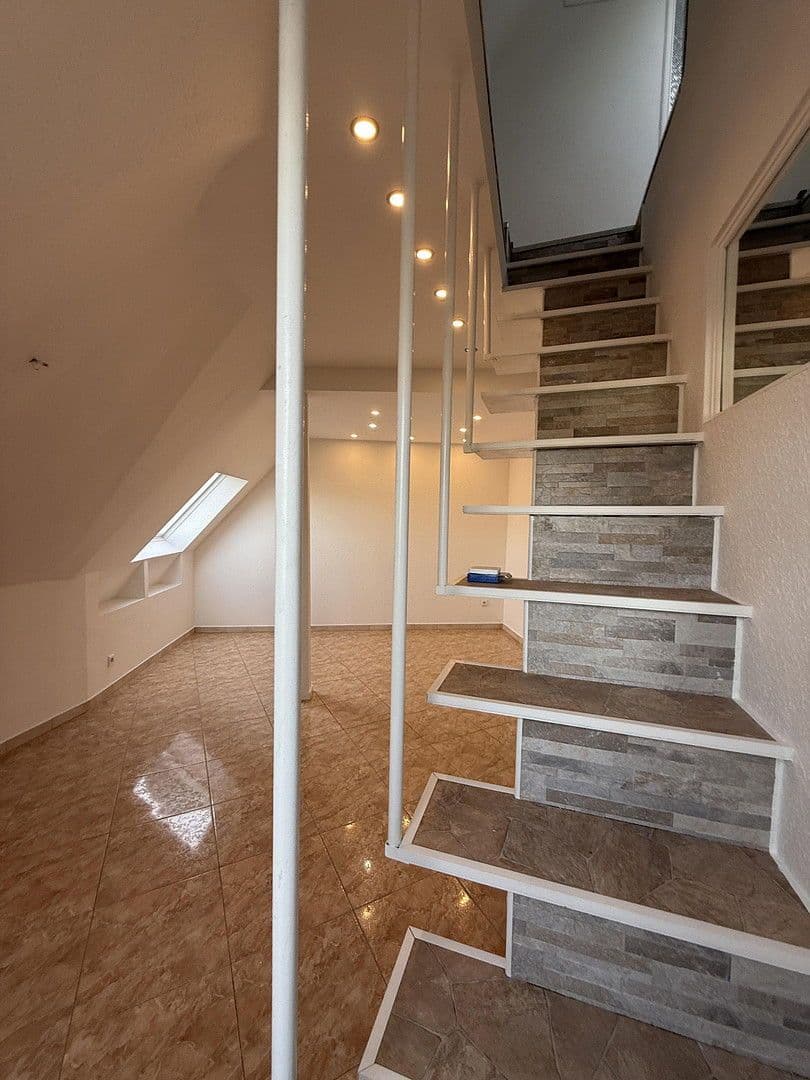 2 bedroom with open-plan kitchen flat to rent, 80 m², Altstadtstraße 25, Leverkusen, North Rhine-Westphalia 2 bedroom with open-plan kitchen flat to rent, 80 m², Altstadtstraße 25, Leverkusen, North Rhine-Westphalia