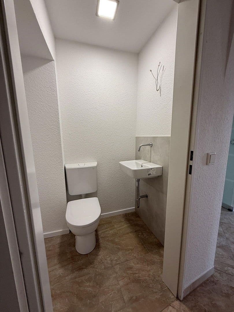 2 bedroom with open-plan kitchen flat to rent, 80 m², Altstadtstraße 25, Leverkusen, North Rhine-Westphalia 2 bedroom with open-plan kitchen flat to rent, 80 m², Altstadtstraße 25, Leverkusen, North Rhine-Westphalia