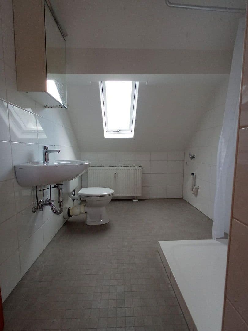1 bedroom with open-plan kitchen flat to rent, 65 m², Koblenz-Lay, Rhineland-Palatinate 1 bedroom with open-plan kitchen flat to rent, 65 m², Koblenz-Lay, Rhineland-Palatinate