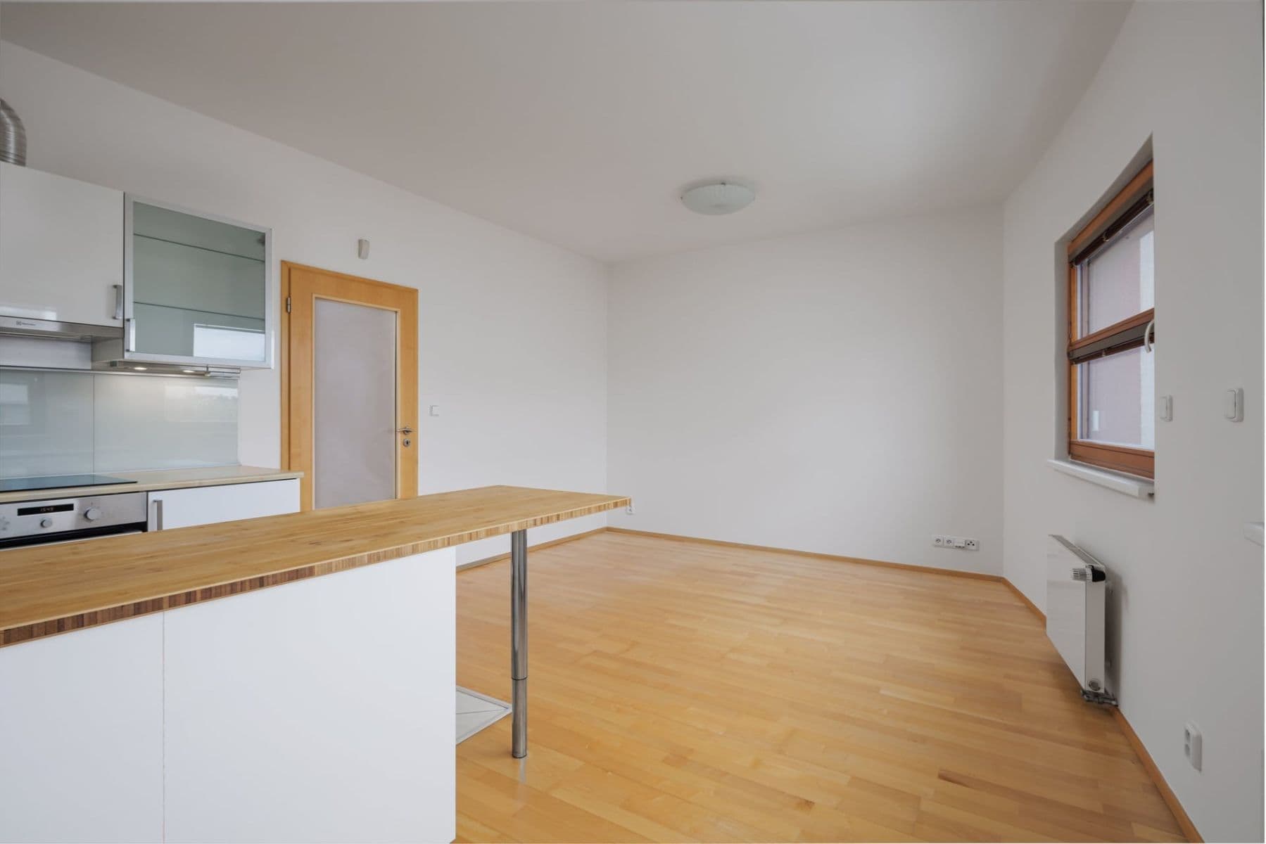 Studio flat to rent, 32 m², Mattioliho, Prague, Prague Studio flat to rent, 32 m², Mattioliho, Prague, Prague