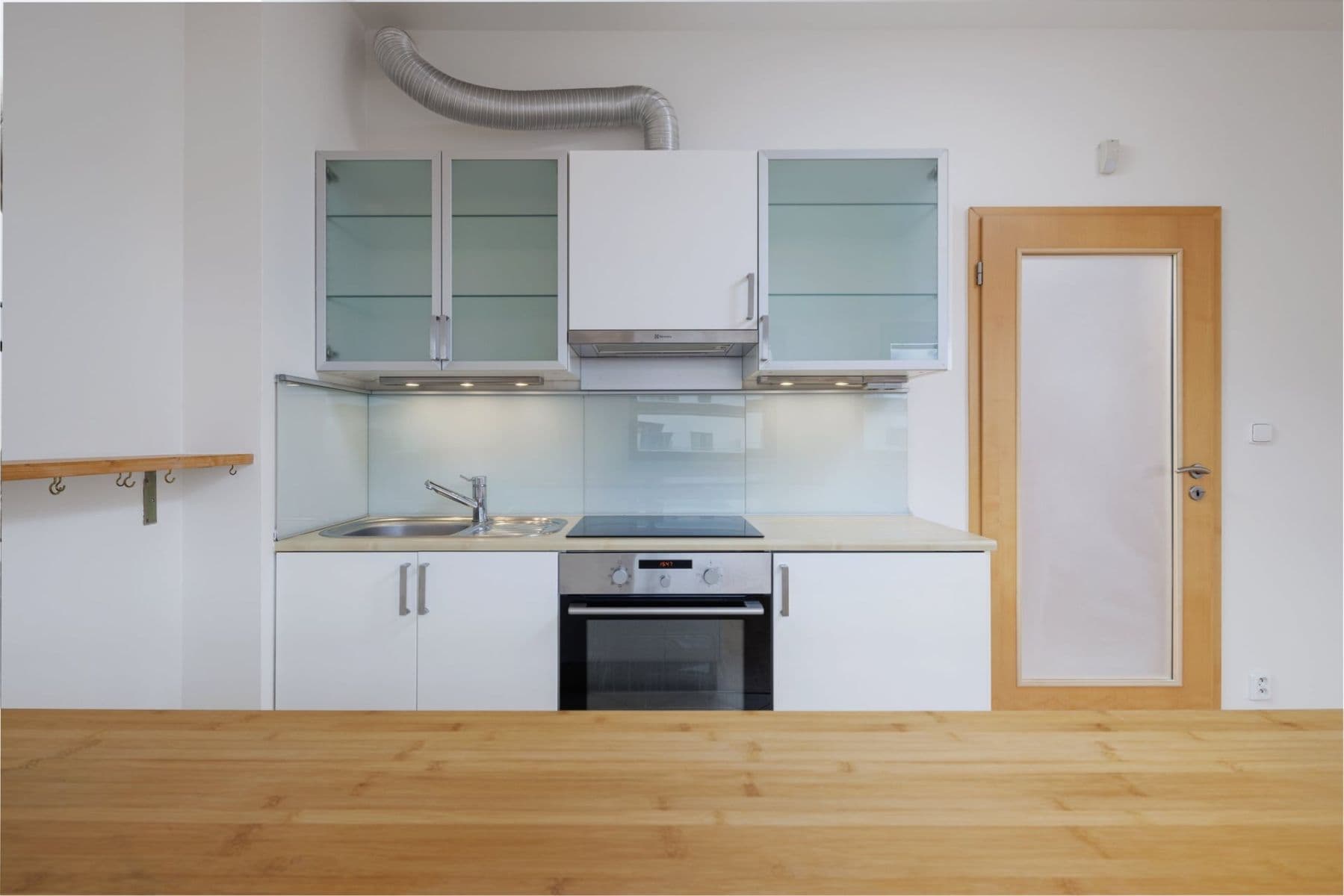 Studio flat to rent, 32 m², Mattioliho, Prague, Prague Studio flat to rent, 32 m², Mattioliho, Prague, Prague