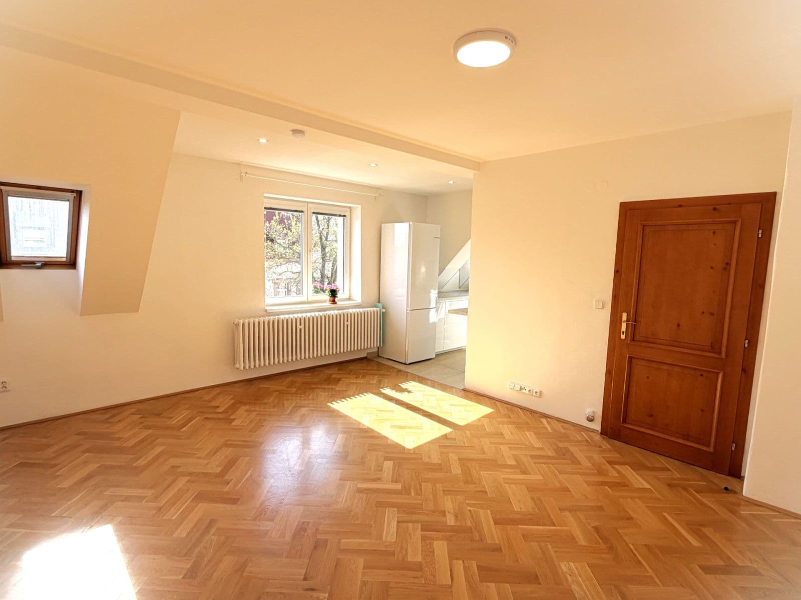 2 bedroom with open-plan kitchen flat to rent, 95 m², Na Pískách, Prague, Prague 2 bedroom with open-plan kitchen flat to rent, 95 m², Na Pískách, Prague, Prague
