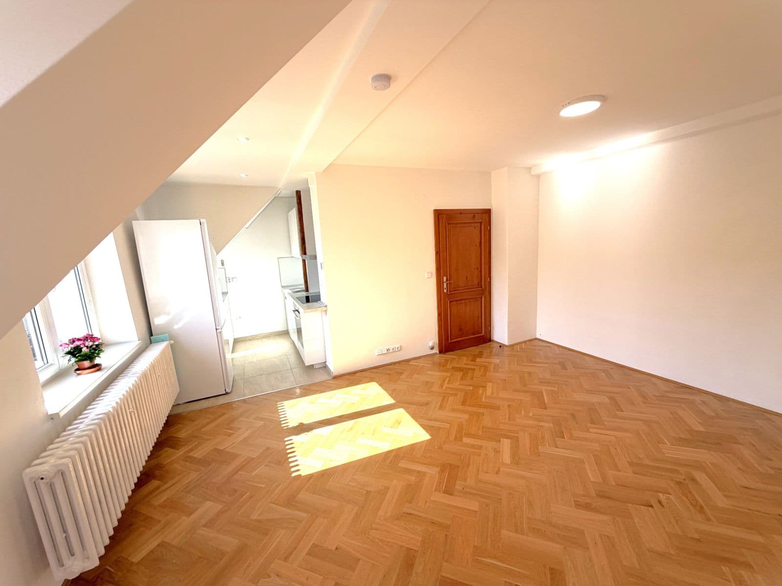 2 bedroom with open-plan kitchen flat to rent, 95 m², Na Pískách, Prague, Prague 2 bedroom with open-plan kitchen flat to rent, 95 m², Na Pískách, Prague, Prague