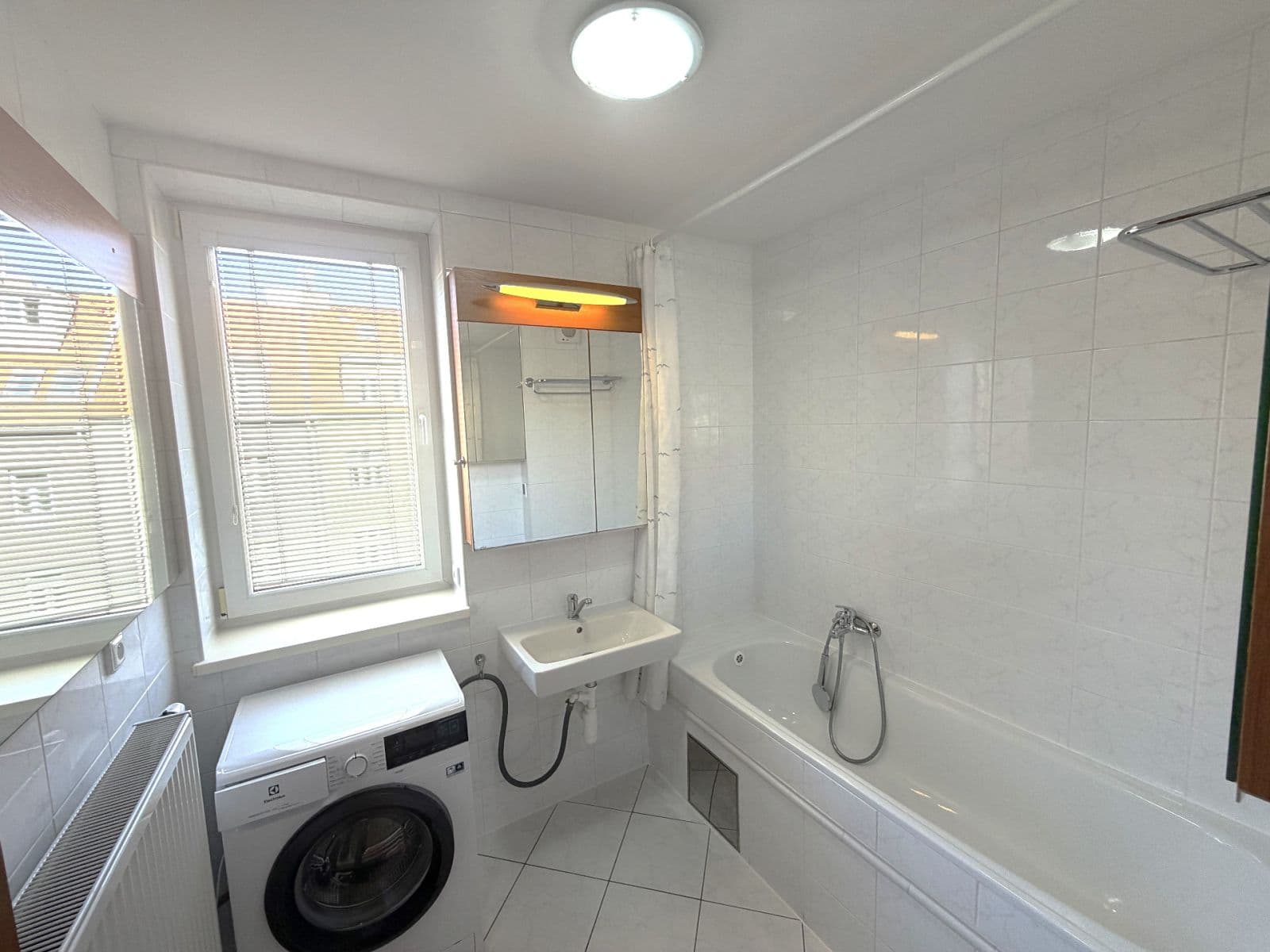 2 bedroom with open-plan kitchen flat to rent, 95 m², Na Pískách, Prague, Prague 2 bedroom with open-plan kitchen flat to rent, 95 m², Na Pískách, Prague, Prague