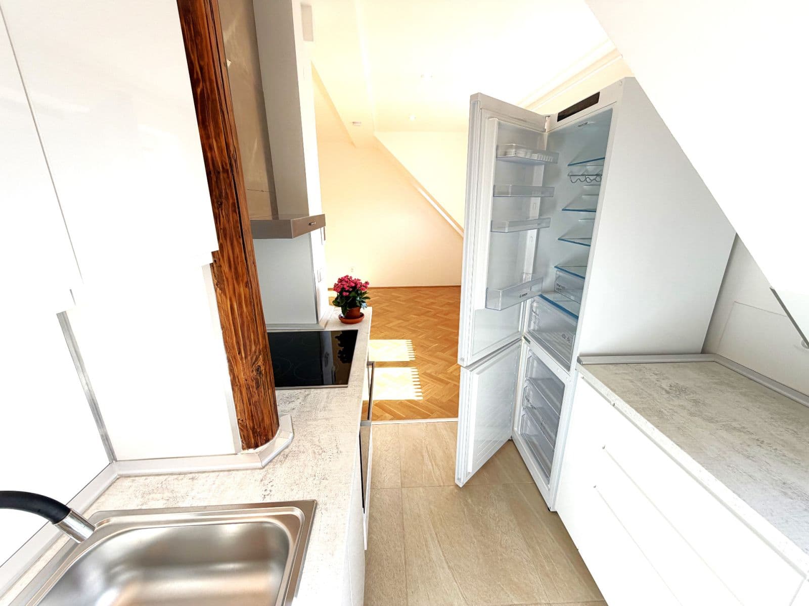2 bedroom with open-plan kitchen flat to rent, 95 m², Na Pískách, Prague, Prague 2 bedroom with open-plan kitchen flat to rent, 95 m², Na Pískách, Prague, Prague