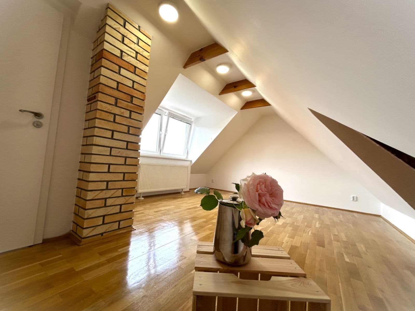 2 bedroom with open-plan kitchen flat to rent, 76 m², Na Pískách, Prague, Prague 2 bedroom with open-plan kitchen flat to rent, 76 m², Na Pískách, Prague, Prague