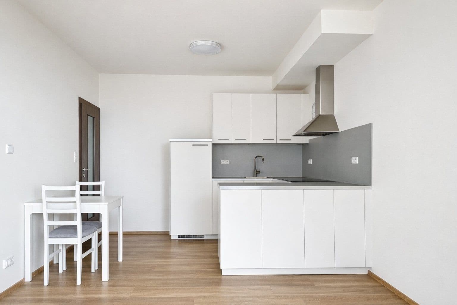 1 bedroom with open-plan kitchen flat to rent, 59 m², Svitákova, Prague, Prague 1 bedroom with open-plan kitchen flat to rent, 59 m², Svitákova, Prague, Prague