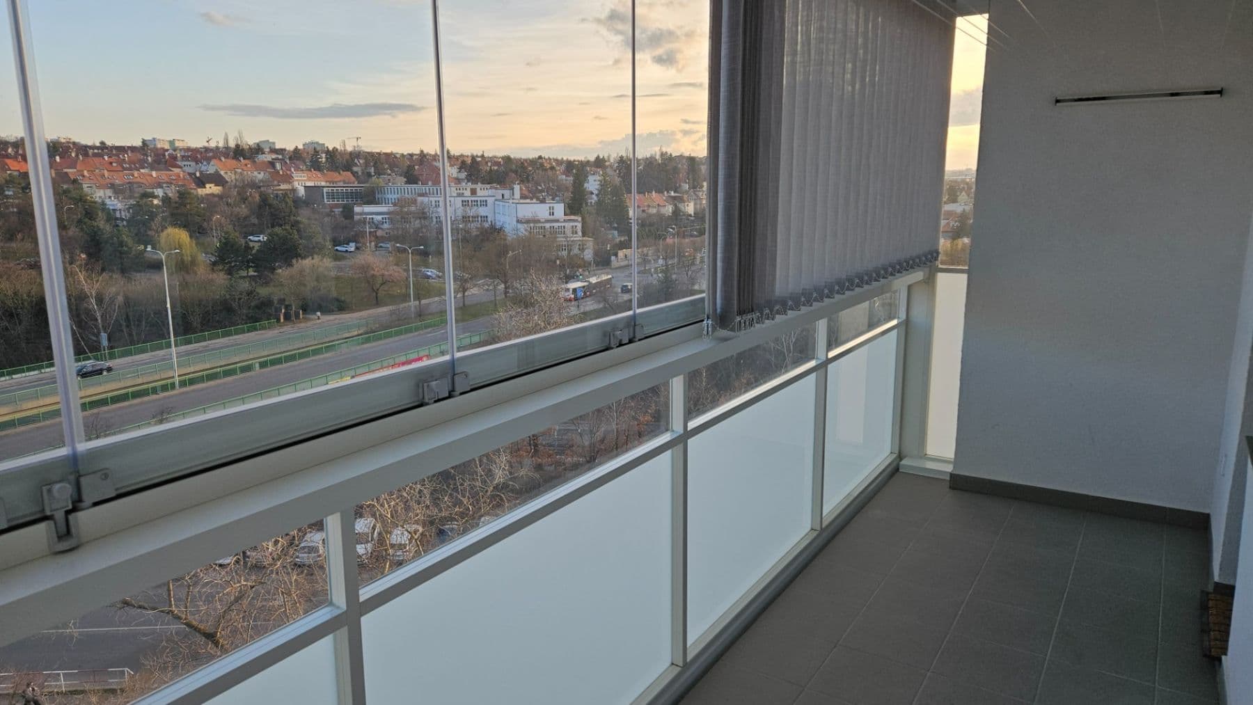 3 bedroom with open-plan kitchen flat to rent, 78 m², Hrusická, Prague, Prague 3 bedroom with open-plan kitchen flat to rent, 78 m², Hrusická, Prague, Prague