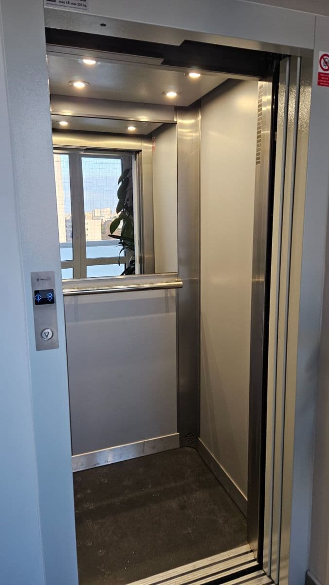 3 bedroom with open-plan kitchen flat to rent, 78 m², Hrusická, Prague, Prague 3 bedroom with open-plan kitchen flat to rent, 78 m², Hrusická, Prague, Prague