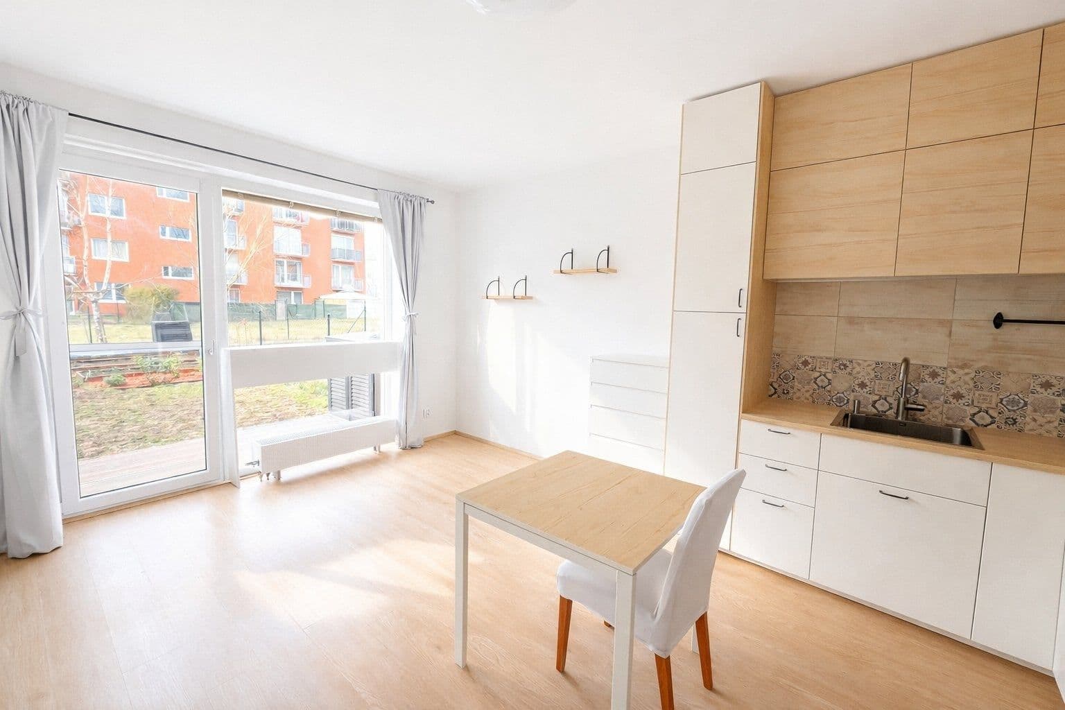 Studio flat to rent, 30 m², Ovesná, Hostivice, Středočeský Region Studio flat to rent, 30 m², Ovesná, Hostivice, Středočeský Region