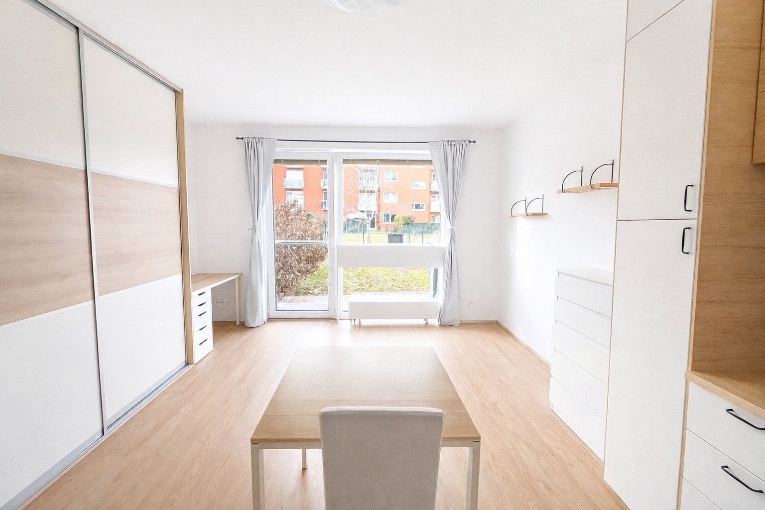 Studio flat to rent, 30 m², Ovesná, Hostivice, Středočeský Region Studio flat to rent, 30 m², Ovesná, Hostivice, Středočeský Region