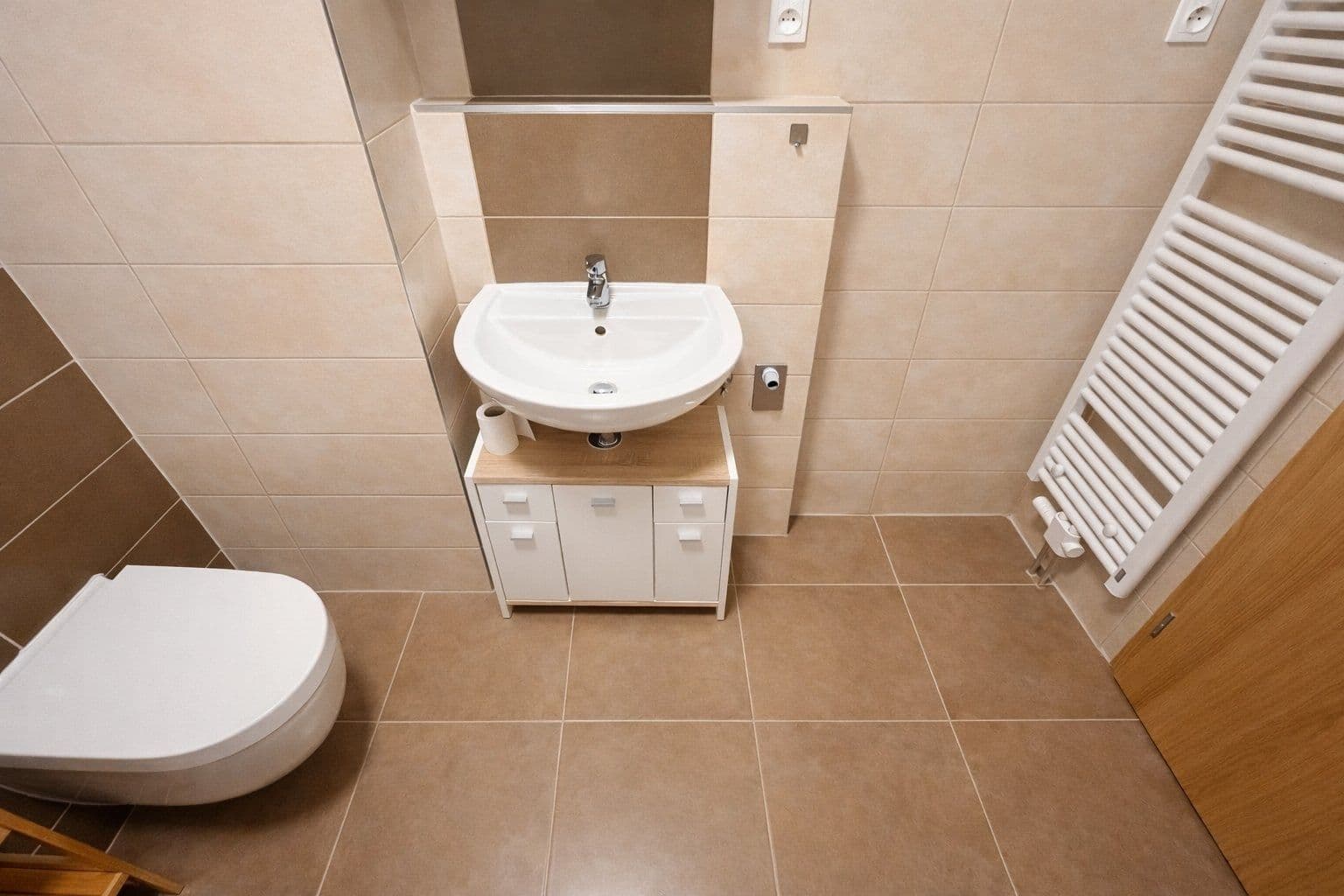 Studio flat to rent, 30 m², Ovesná, Hostivice, Středočeský Region Studio flat to rent, 30 m², Ovesná, Hostivice, Středočeský Region