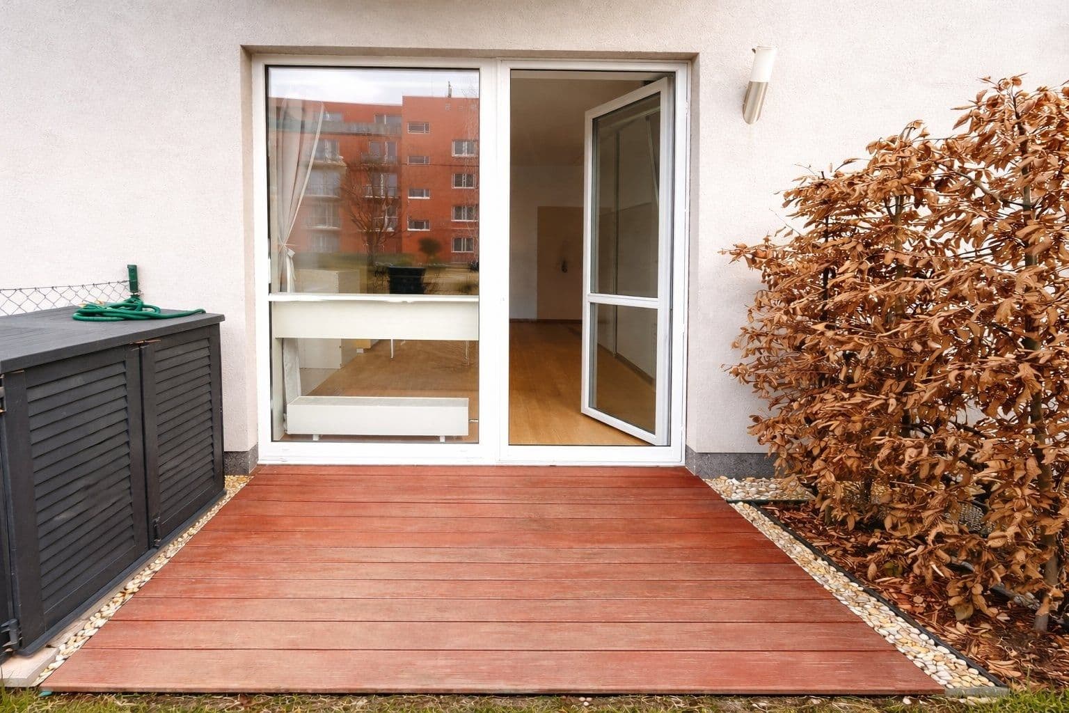 Studio flat to rent, 30 m², Ovesná, Hostivice, Středočeský Region Studio flat to rent, 30 m², Ovesná, Hostivice, Středočeský Region