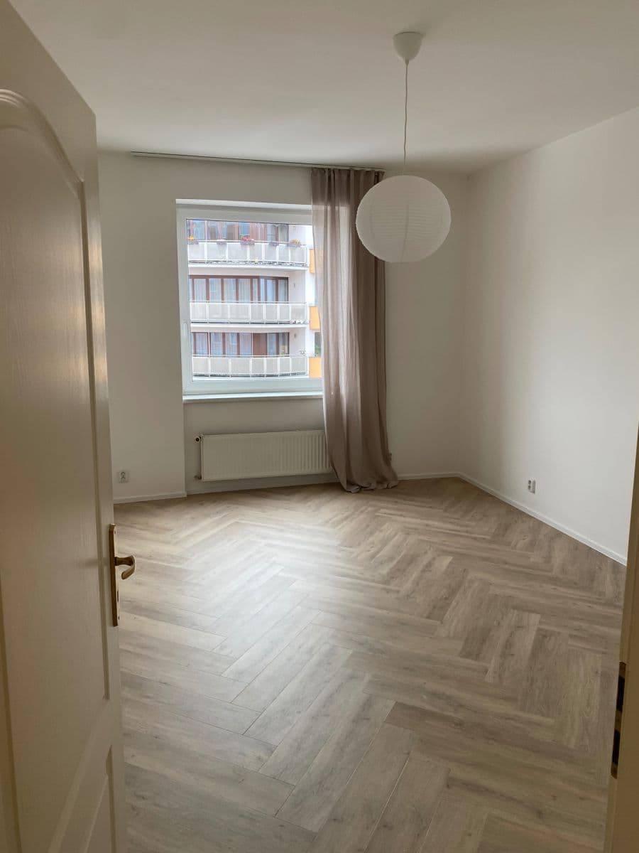 2 bedroom with open-plan kitchen flat to rent, 100 m², U Kříže, Prague, Prague 2 bedroom with open-plan kitchen flat to rent, 100 m², U Kříže, Prague, Prague