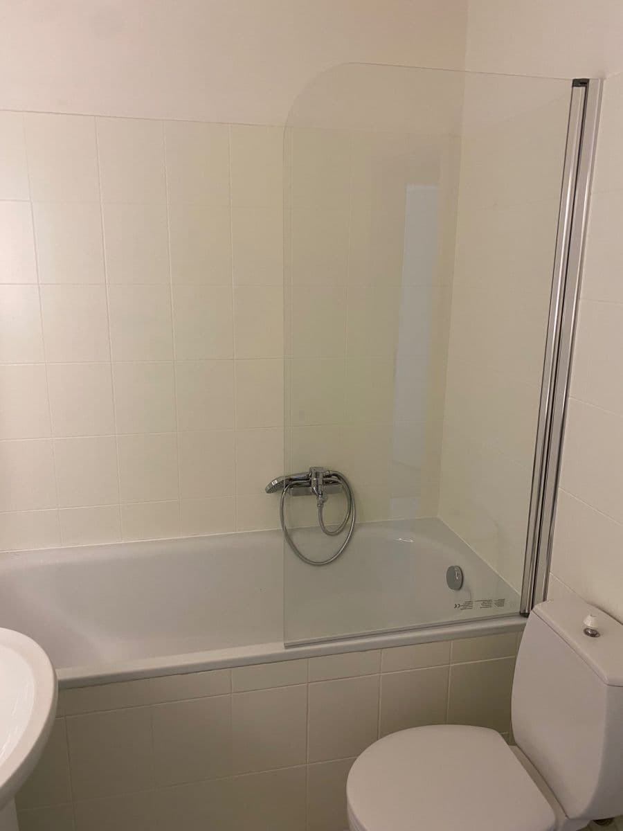 2 bedroom with open-plan kitchen flat to rent, 100 m², U Kříže, Prague, Prague 2 bedroom with open-plan kitchen flat to rent, 100 m², U Kříže, Prague, Prague