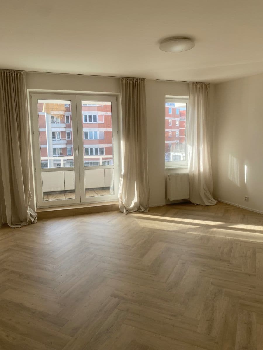 2 bedroom with open-plan kitchen flat to rent, 100 m², U Kříže, Prague, Prague 2 bedroom with open-plan kitchen flat to rent, 100 m², U Kříže, Prague, Prague