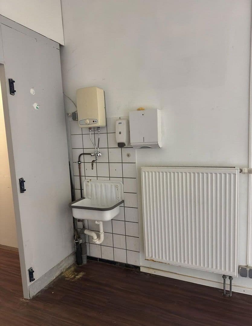 non-residential property to rent, 170 m², Wiesenstrasse 2, Karlsruhe Grünwettersbach, Baden-Württemberg non-residential property to rent, 170 m², Wiesenstrasse 2, Karlsruhe Grünwettersbach, Baden-Württemberg