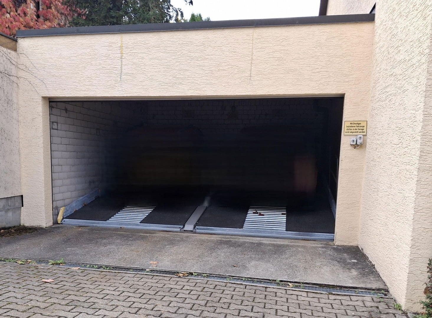 garage to rent, 0 m², Sanddornweg 5, Stuttgart-Plieningen, Baden-Württemberg garage to rent, 0 m², Sanddornweg 5, Stuttgart-Plieningen, Baden-Württemberg