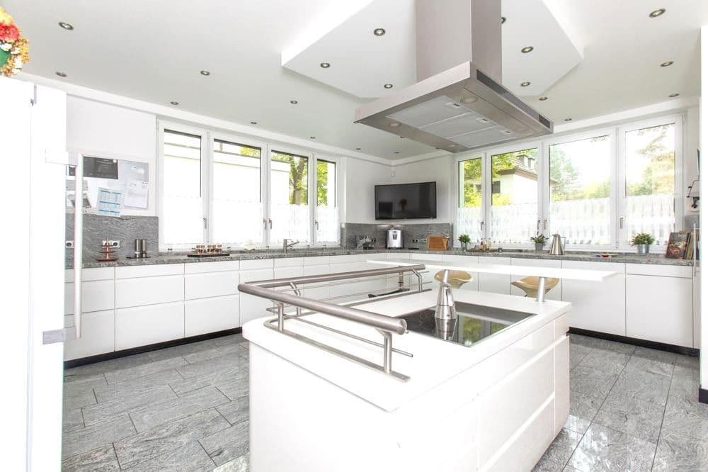 house for sale, 698 m², Düsseldorf, North Rhine-Westphalia house for sale, 698 m², Düsseldorf, North Rhine-Westphalia