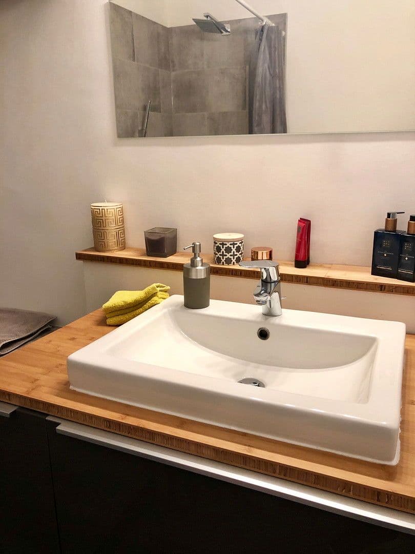 2 bedroom with open-plan kitchen flat to rent, 101 m², Krefeld, North Rhine-Westphalia 2 bedroom with open-plan kitchen flat to rent, 101 m², Krefeld, North Rhine-Westphalia