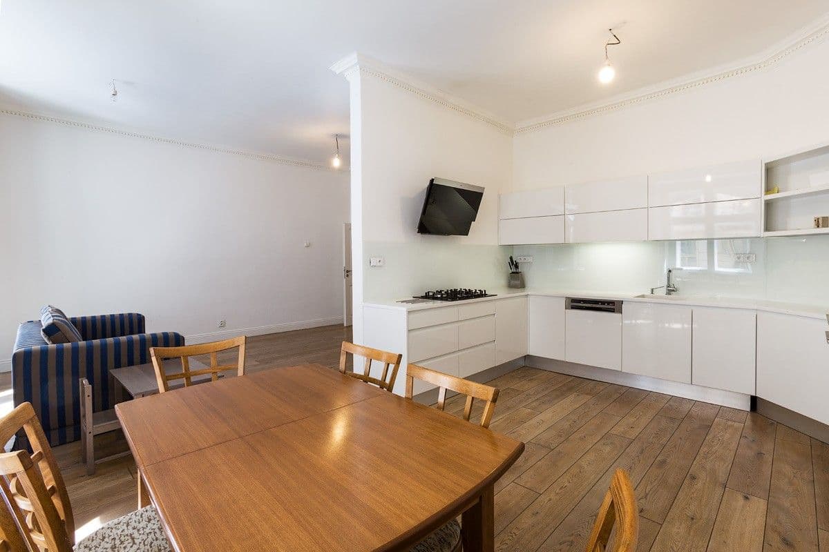 1 bedroom with open-plan kitchen flat to rent, 70 m², Bulharská, Prague, Prague 1 bedroom with open-plan kitchen flat to rent, 70 m², Bulharská, Prague, Prague