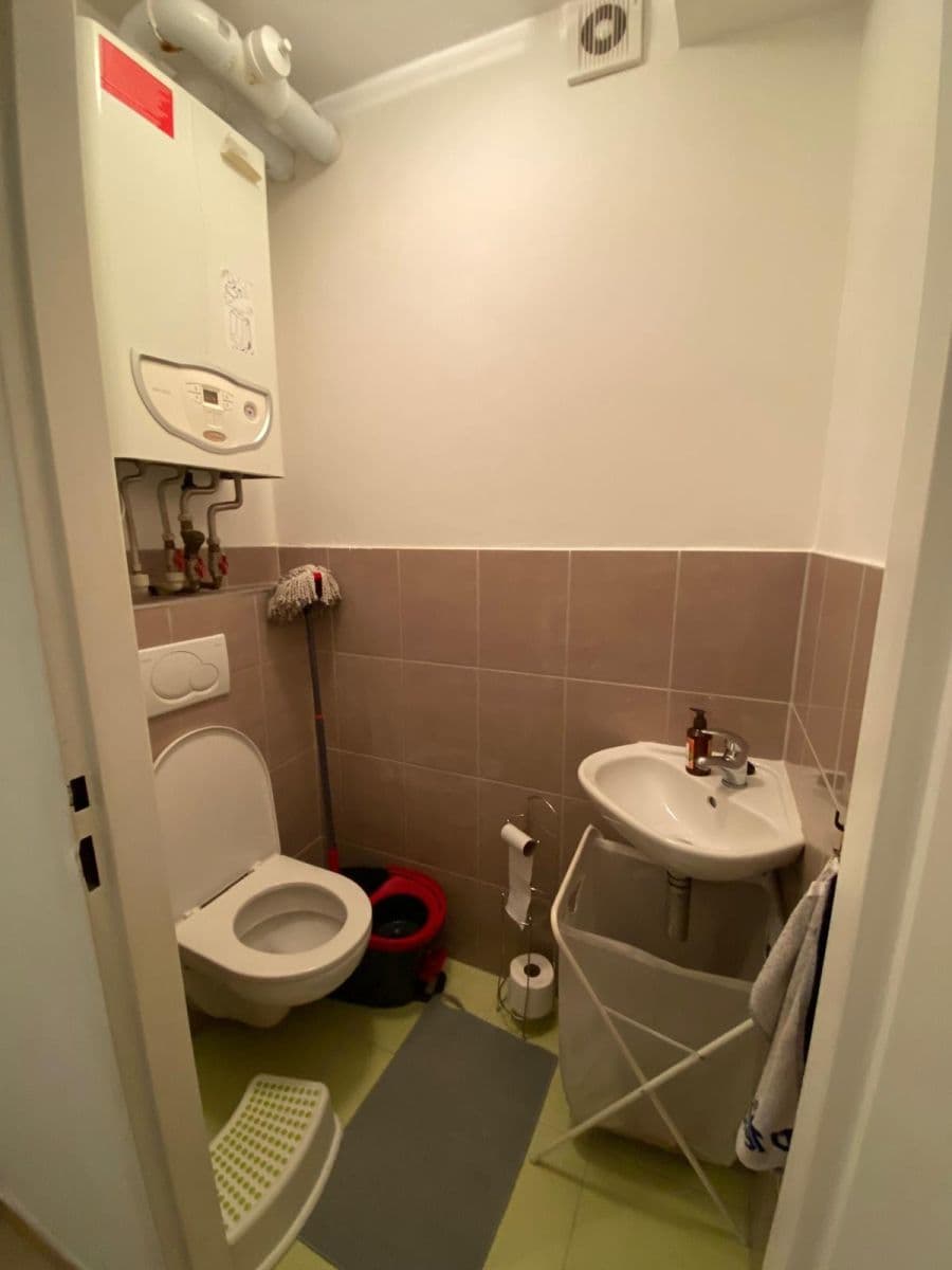 1 bedroom with open-plan kitchen flat to rent, 42 m², Krkoškova, Brno, Jihomoravský Region 1 bedroom with open-plan kitchen flat to rent, 42 m², Krkoškova, Brno, Jihomoravský Region