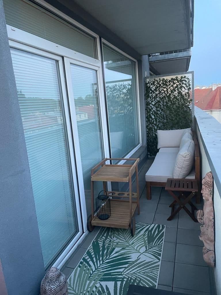 2 bedroom with open-plan kitchen flat to rent, 105 m², Skloněná, Prague, Prague 2 bedroom with open-plan kitchen flat to rent, 105 m², Skloněná, Prague, Prague