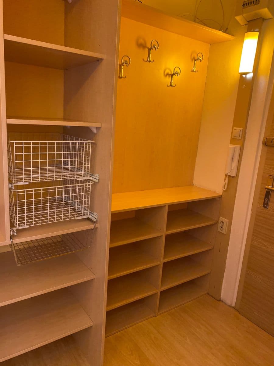 1 bedroom with open-plan kitchen flat to rent, 46 m², Milánská, Prague, Prague 1 bedroom with open-plan kitchen flat to rent, 46 m², Milánská, Prague, Prague