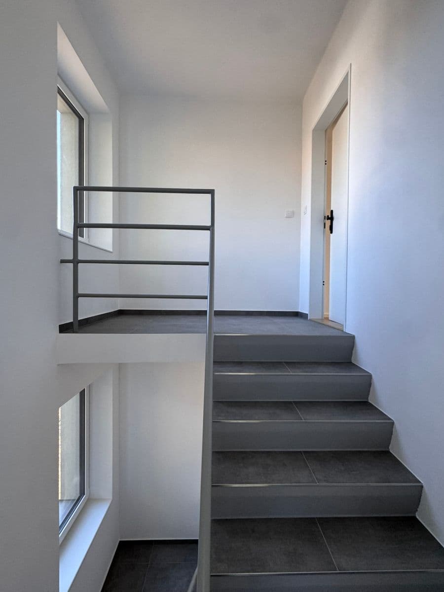 2 bedroom with open-plan kitchen flat to rent, 60 m², U Cihelny, Unhošť, Středočeský Region 2 bedroom with open-plan kitchen flat to rent, 60 m², U Cihelny, Unhošť, Středočeský Region