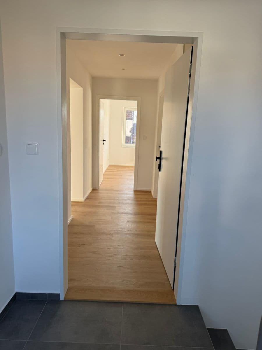 2 bedroom with open-plan kitchen flat to rent, 60 m², U Cihelny, Unhošť, Středočeský Region 2 bedroom with open-plan kitchen flat to rent, 60 m², U Cihelny, Unhošť, Středočeský Region