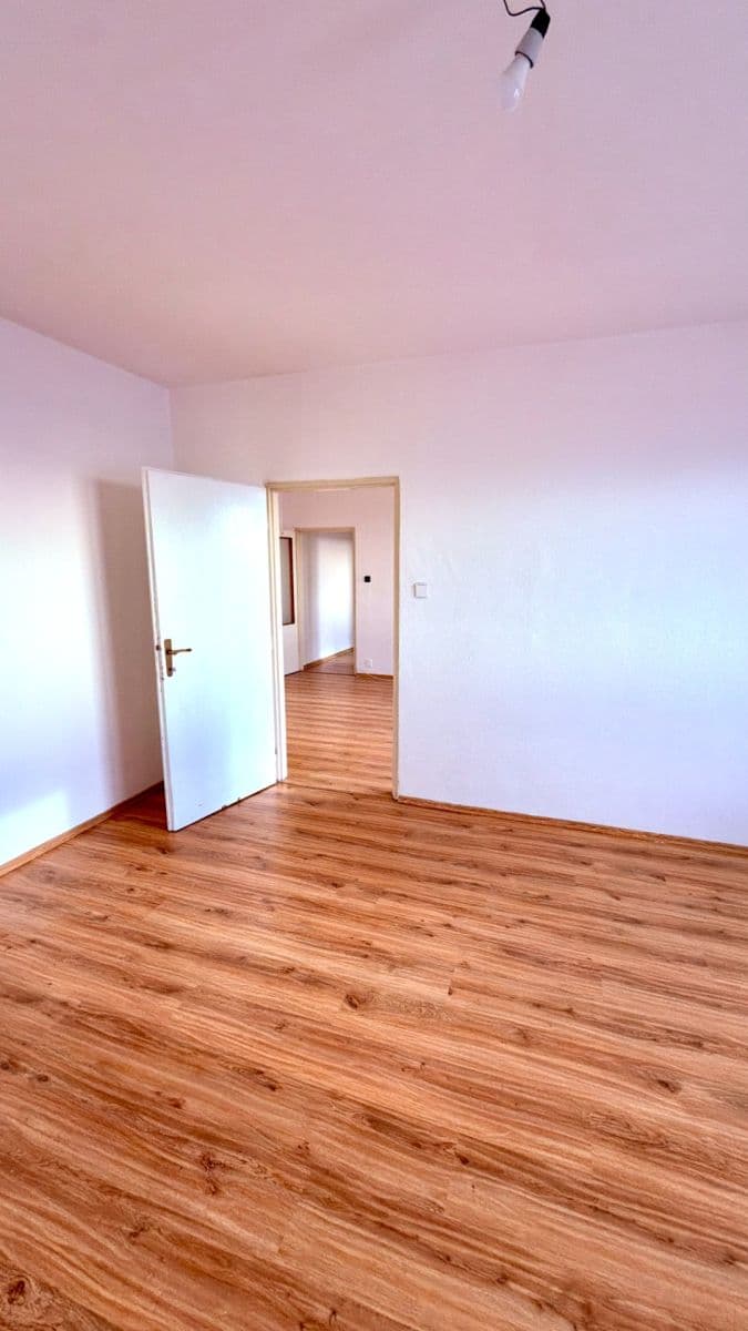 3 bedroom flat for sale, 78 m², Ľudovíta Okánika, Nitra, Nitriansky Region 3 bedroom flat for sale, 78 m², Ľudovíta Okánika, Nitra, Nitriansky Region