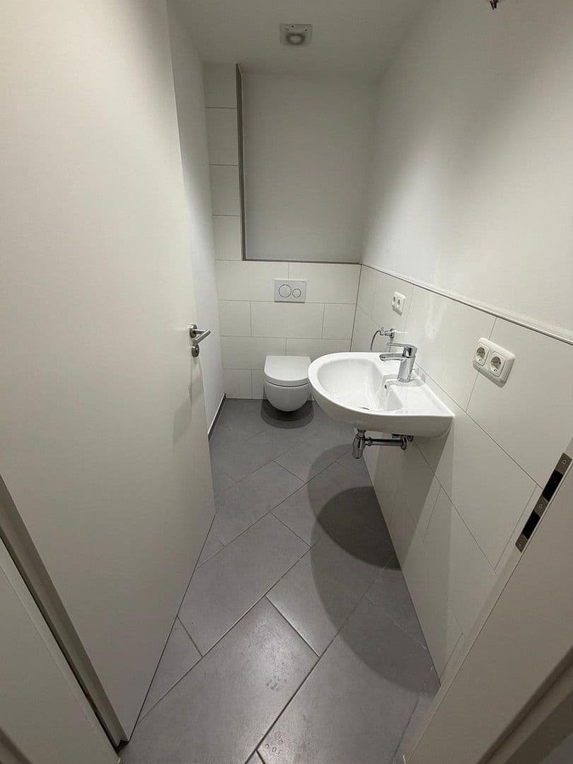 2 bedroom with open-plan kitchen flat for sale, 90 m², Biebesheim am Rhein, Hesse 2 bedroom with open-plan kitchen flat for sale, 90 m², Biebesheim am Rhein, Hesse