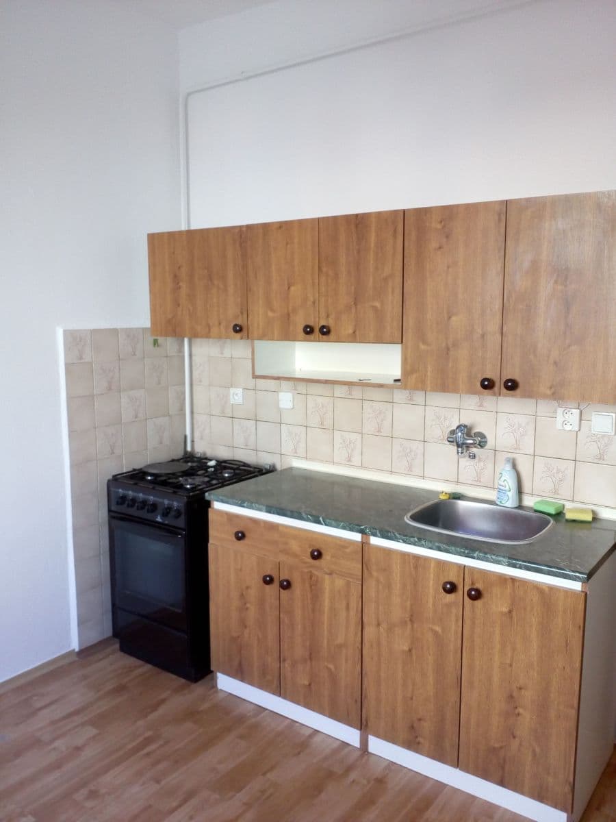 1 bedroom flat to rent, 42 m², Železničního pluku, Pardubice, Pardubický Region 1 bedroom flat to rent, 42 m², Železničního pluku, Pardubice, Pardubický Region