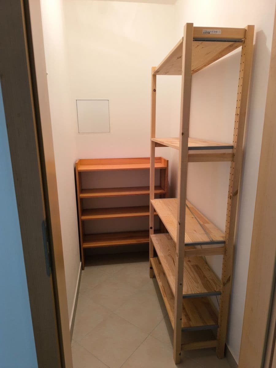 1 bedroom with open-plan kitchen flat to rent, 46 m², Milotická, Prague, Prague 1 bedroom with open-plan kitchen flat to rent, 46 m², Milotická, Prague, Prague