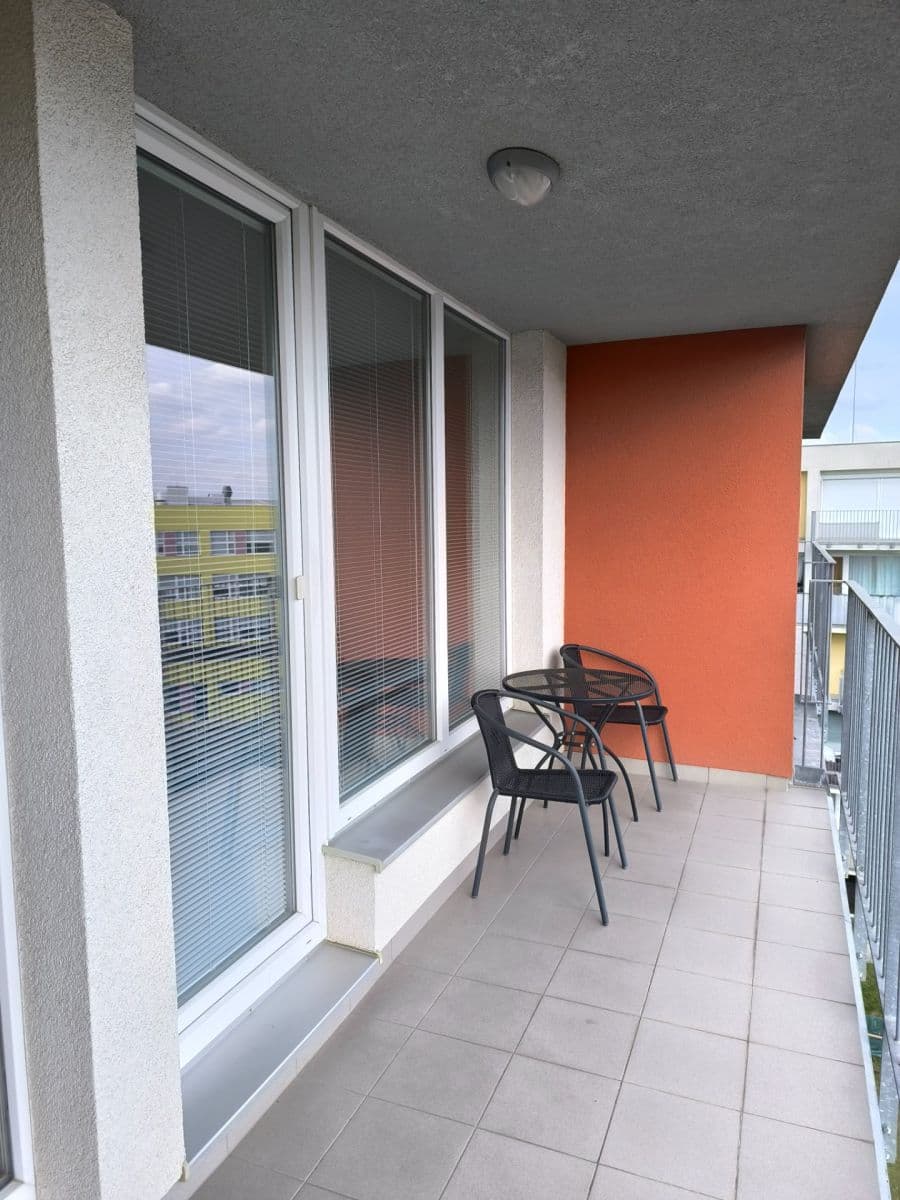 1 bedroom with open-plan kitchen flat to rent, 46 m², Milotická, Prague, Prague 1 bedroom with open-plan kitchen flat to rent, 46 m², Milotická, Prague, Prague