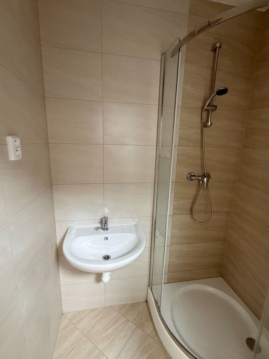 3 bedroom flat to rent, 77 m², Heyrovského, Sokolov, Karlovarský Region 3 bedroom flat to rent, 77 m², Heyrovského, Sokolov, Karlovarský Region