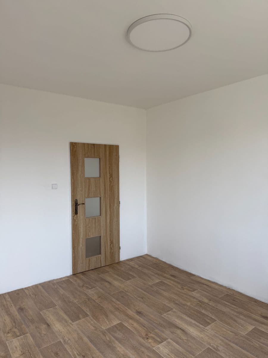 3 bedroom flat to rent, 77 m², Heyrovského, Sokolov, Karlovarský Region 3 bedroom flat to rent, 77 m², Heyrovského, Sokolov, Karlovarský Region