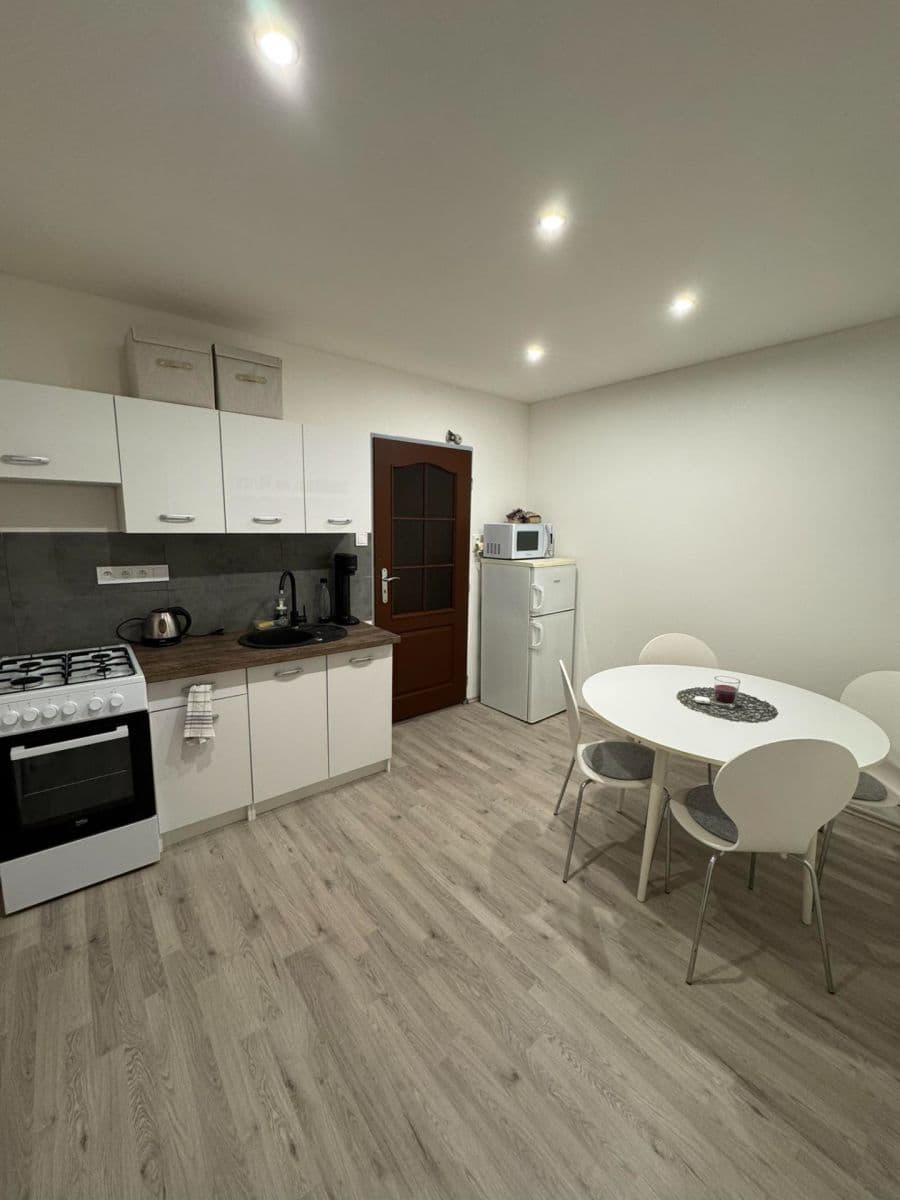 1 bedroom flat for sale, 35 m², Sladkovského, Buštěhrad, Středočeský Region 1 bedroom flat for sale, 35 m², Sladkovského, Buštěhrad, Středočeský Region