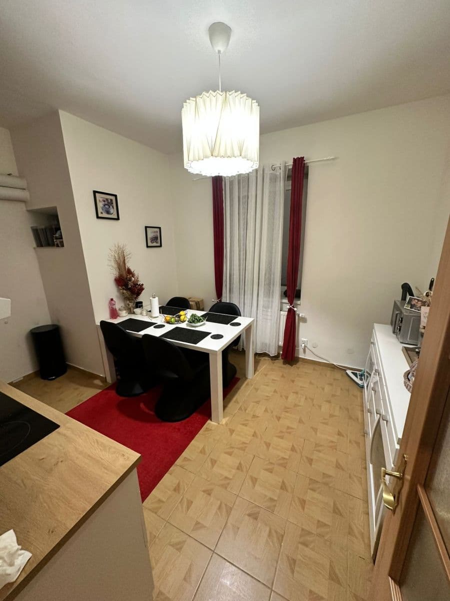 1 bedroom flat to rent, 38 m², Strakatého, Brno, Jihomoravský Region 1 bedroom flat to rent, 38 m², Strakatého, Brno, Jihomoravský Region