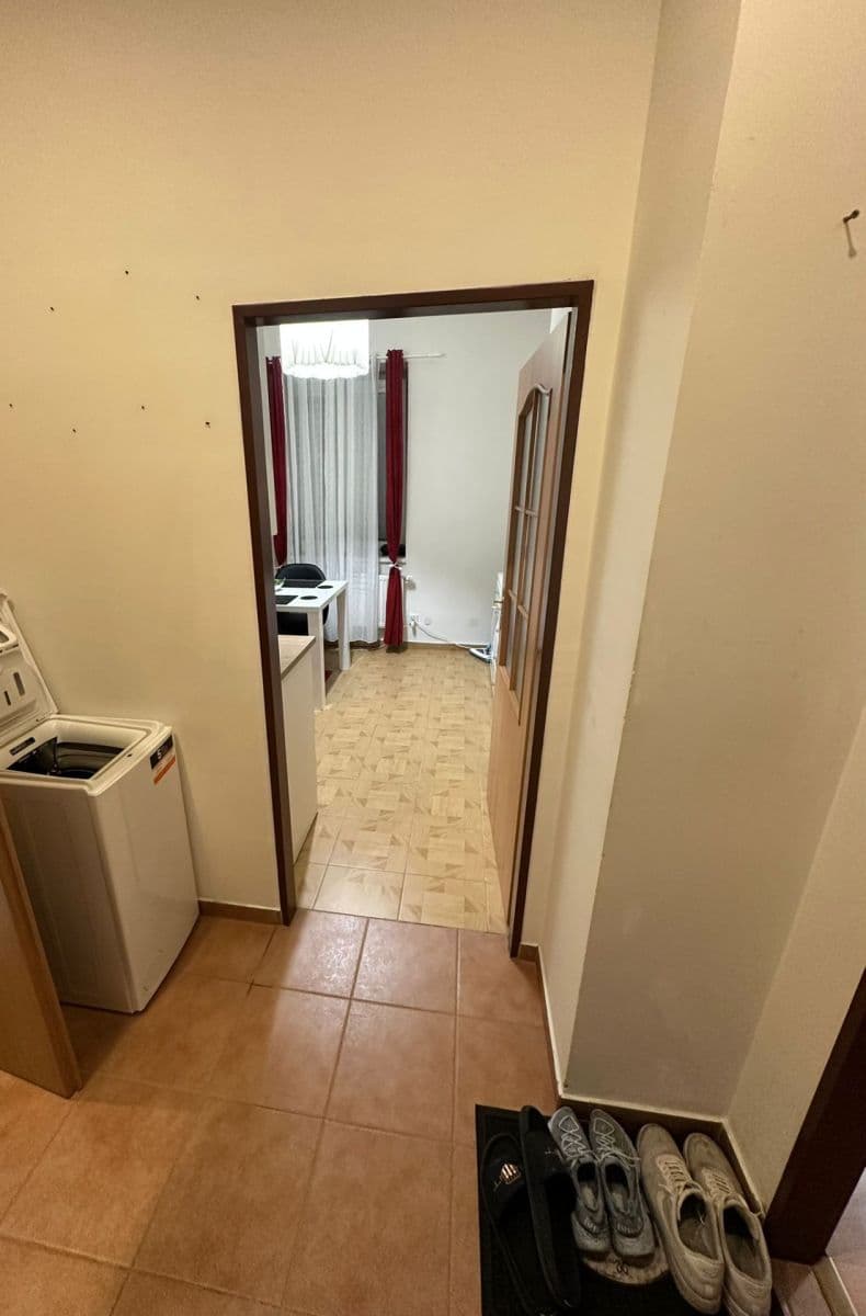 1 bedroom flat to rent, 38 m², Strakatého, Brno, Jihomoravský Region 1 bedroom flat to rent, 38 m², Strakatého, Brno, Jihomoravský Region