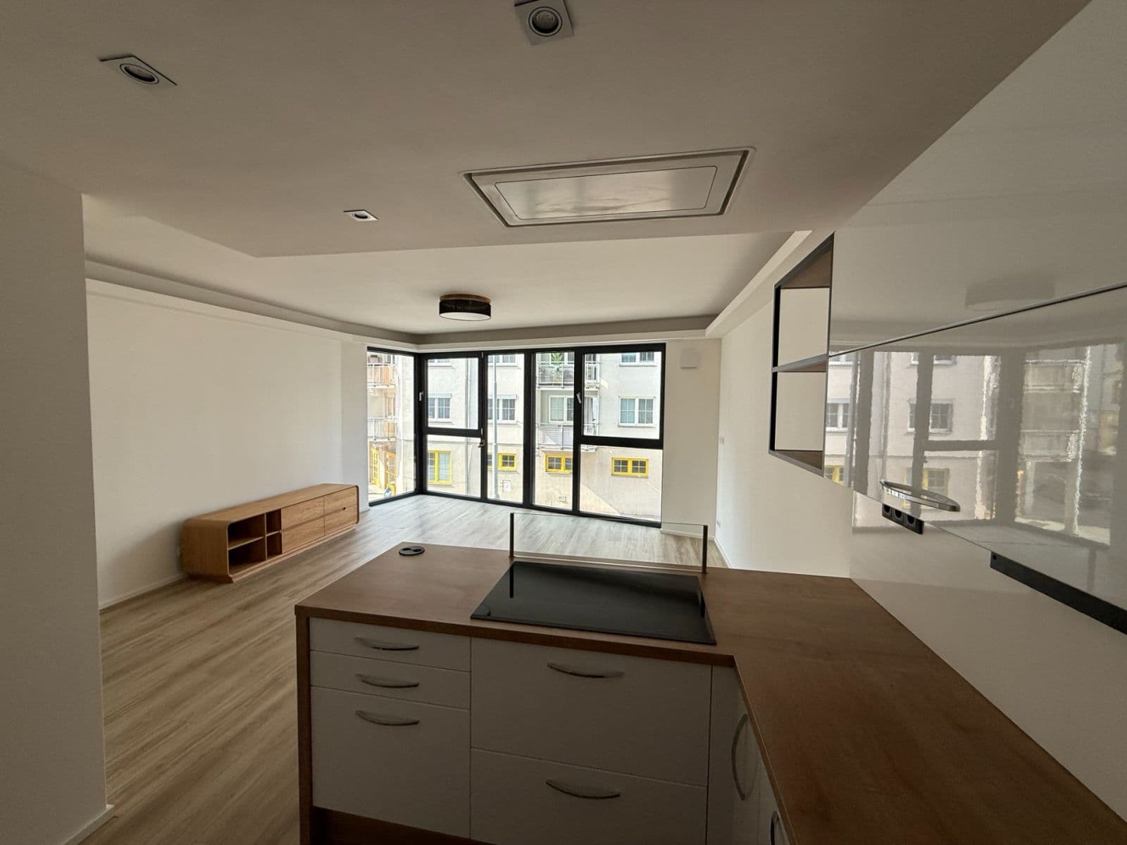 2 bedroom with open-plan kitchen flat to rent, 74 m², Na Sypkém, Prague, Prague 2 bedroom with open-plan kitchen flat to rent, 74 m², Na Sypkém, Prague, Prague