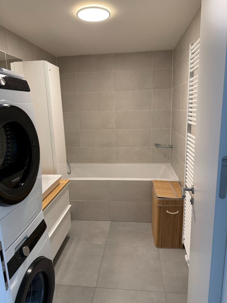 2 bedroom with open-plan kitchen flat to rent, 74 m², Na Sypkém, Prague, Prague 2 bedroom with open-plan kitchen flat to rent, 74 m², Na Sypkém, Prague, Prague