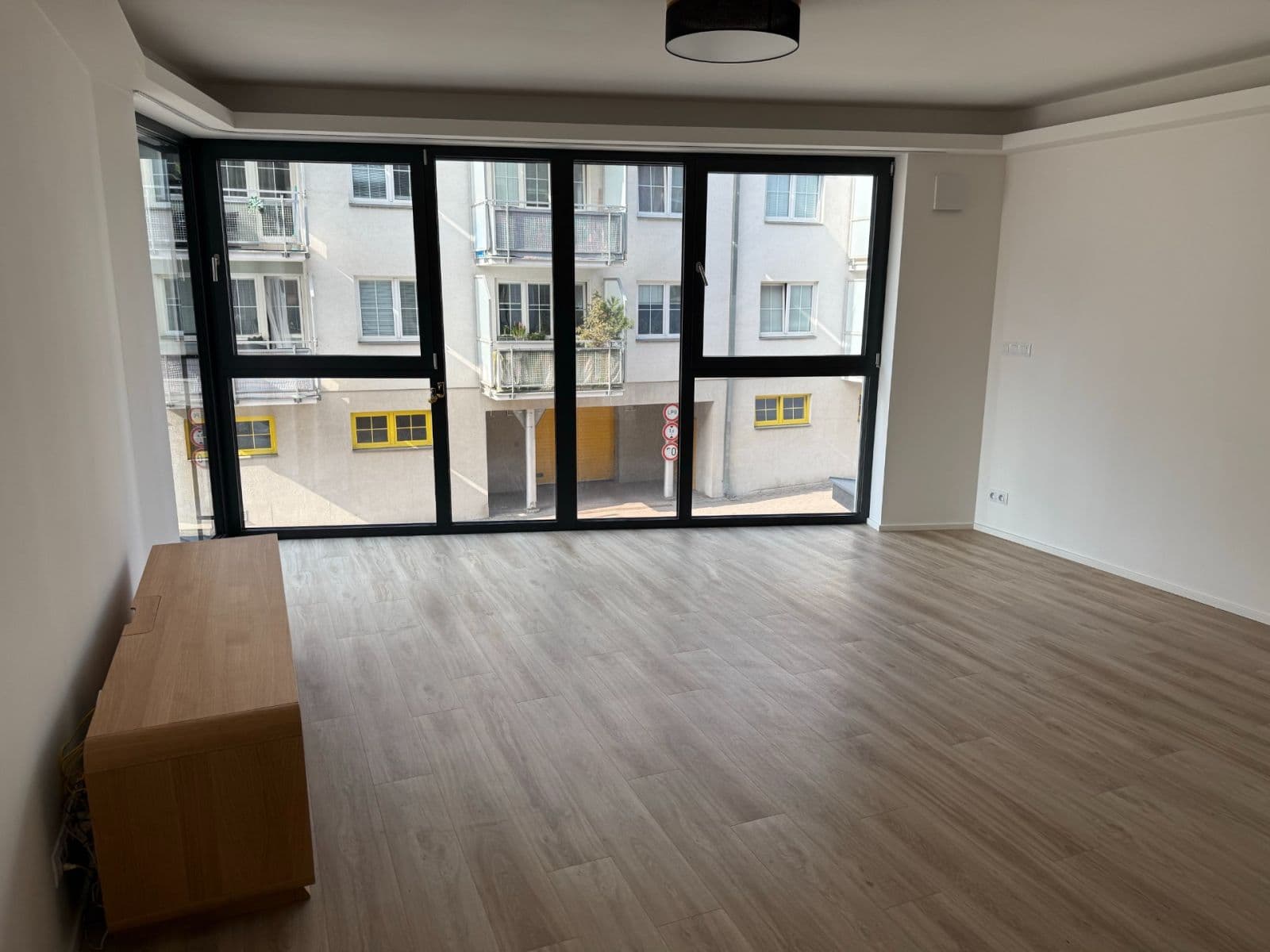 2 bedroom with open-plan kitchen flat to rent, 74 m², Na Sypkém, Prague, Prague 2 bedroom with open-plan kitchen flat to rent, 74 m², Na Sypkém, Prague, Prague