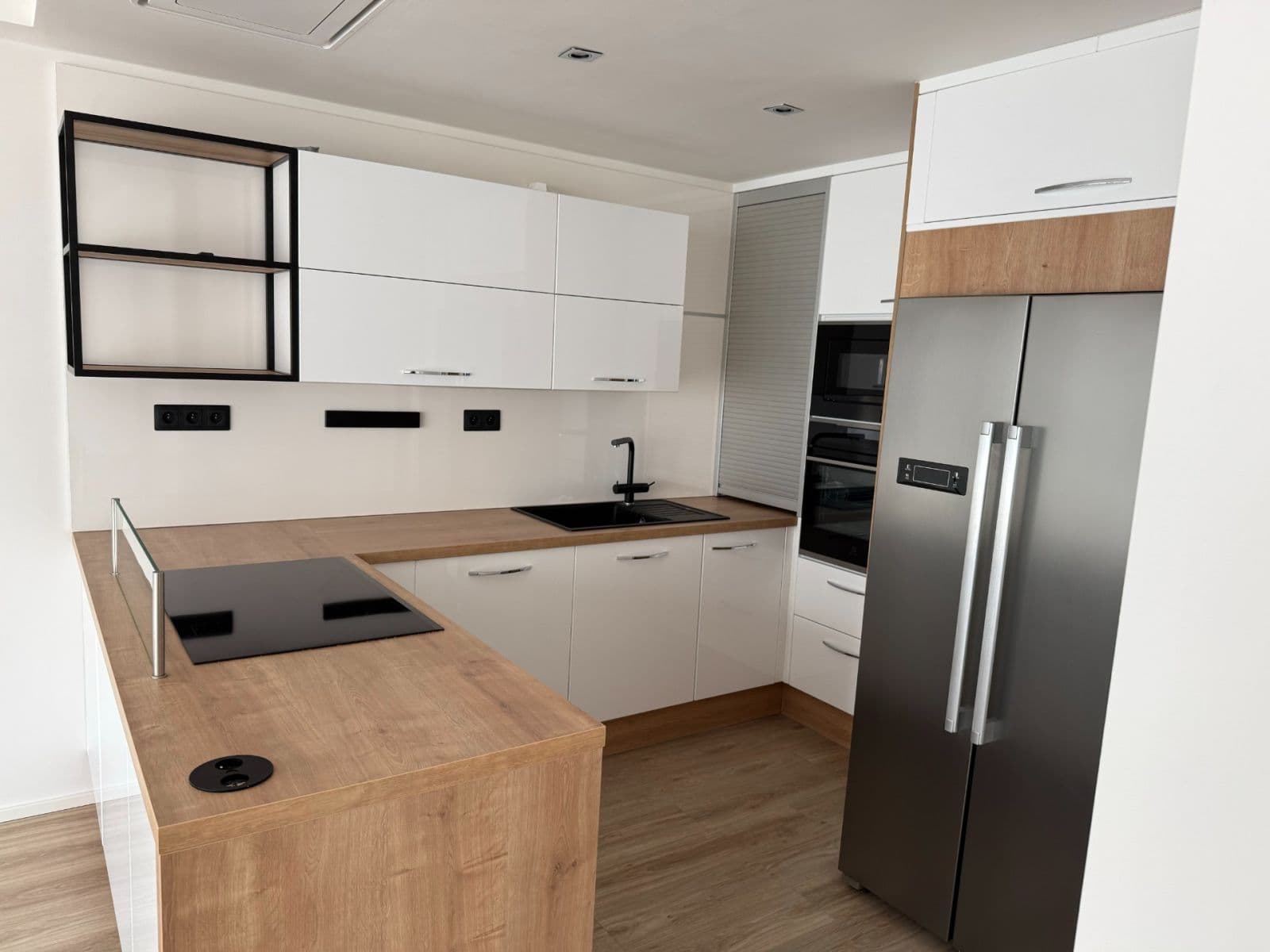 2 bedroom with open-plan kitchen flat to rent, 74 m², Na Sypkém, Prague, Prague 2 bedroom with open-plan kitchen flat to rent, 74 m², Na Sypkém, Prague, Prague