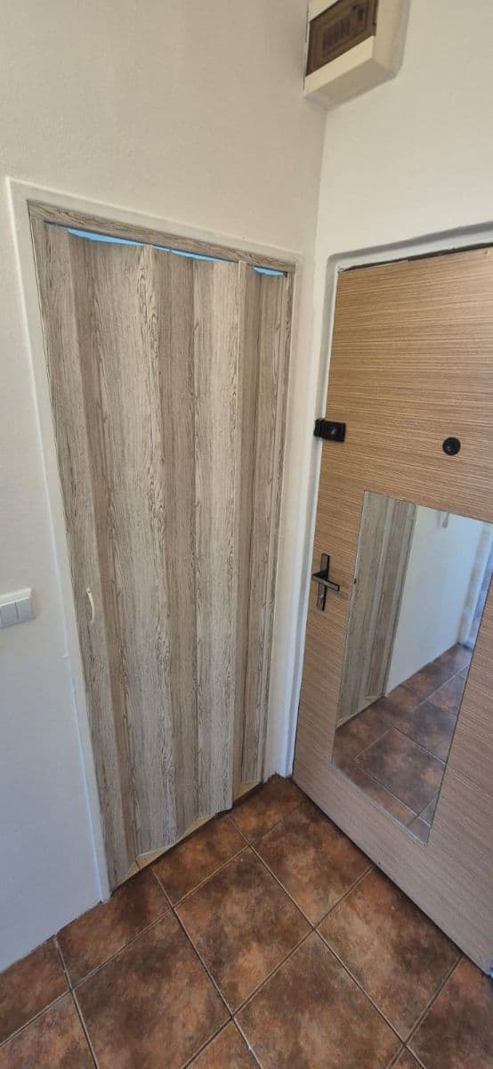 1 bedroom flat to rent, 36 m², Kosmonautů, Louny, Ústecký Region 1 bedroom flat to rent, 36 m², Kosmonautů, Louny, Ústecký Region