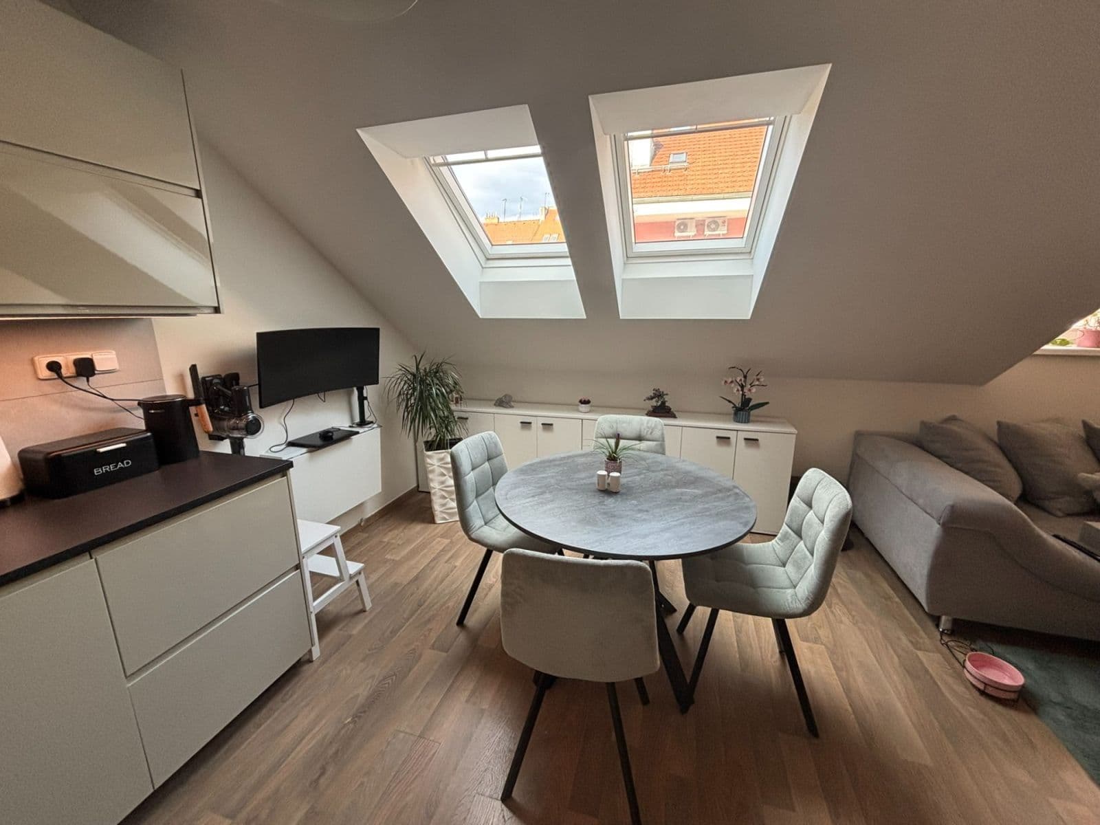 1 bedroom with open-plan kitchen flat to rent, 48 m², Slavojova, Prague, Prague 1 bedroom with open-plan kitchen flat to rent, 48 m², Slavojova, Prague, Prague